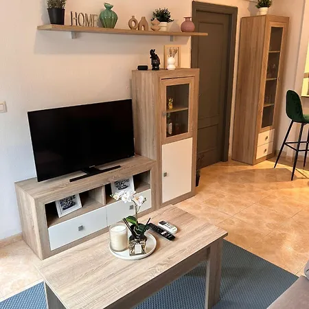 Torrevieja Apartment דירה טורבייחה