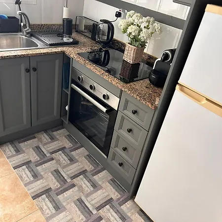 Torrevieja Apartment * טורבייחה